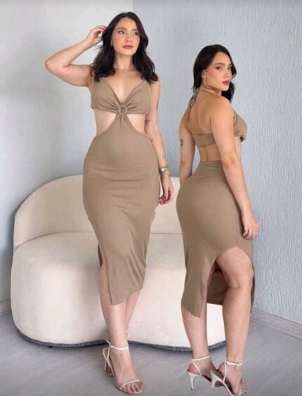 Vestido bege decotado