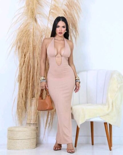 Vestido bege elegante decote